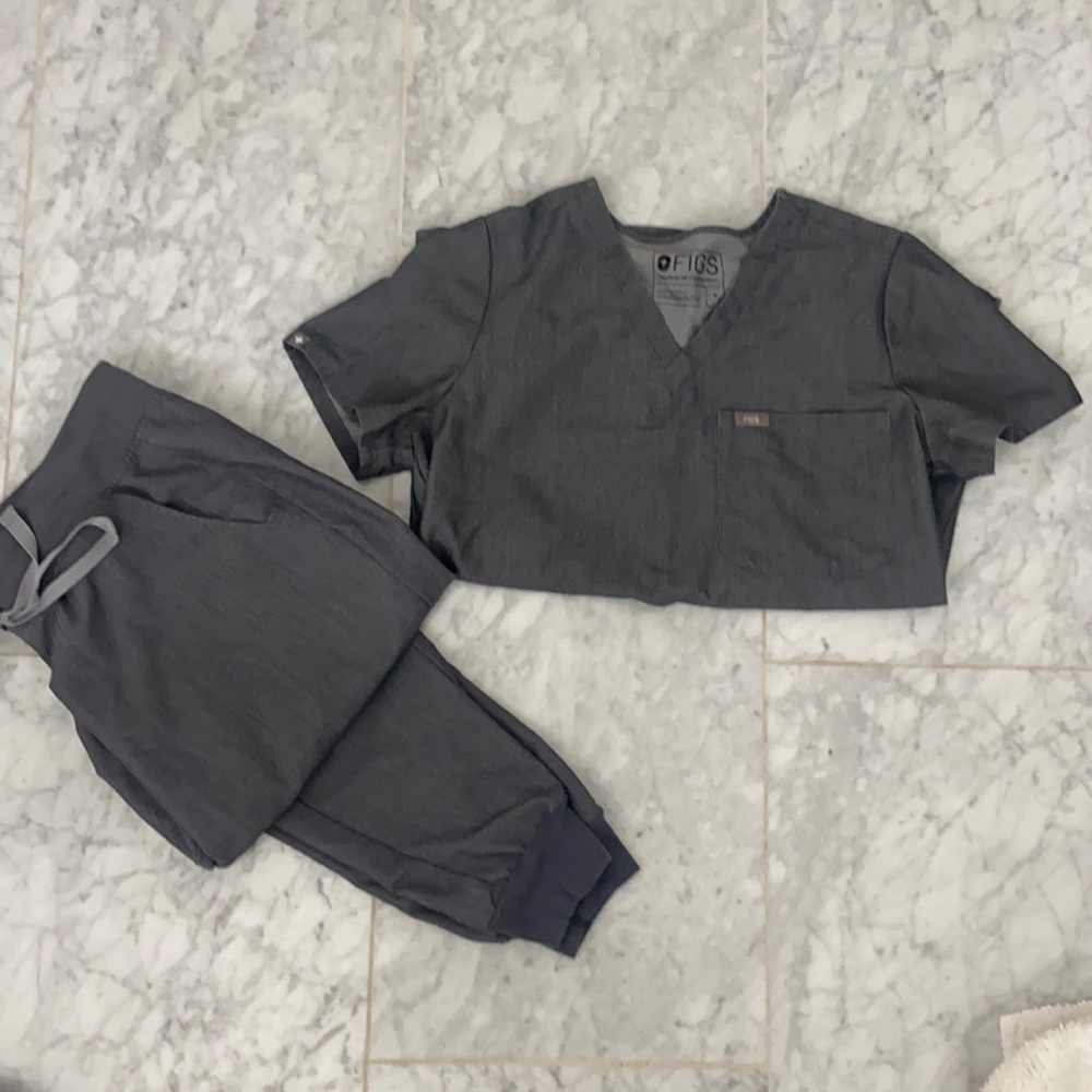 Figs scrubs!